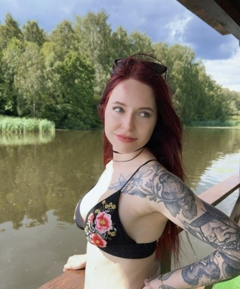 Кокетливая и страстная красотка ждет встречи с состоятельным джентльменом. Гарантирую полное удовлетворение всех твоих желаний. Фото мои. Звони скорее! 11188, 25 лет